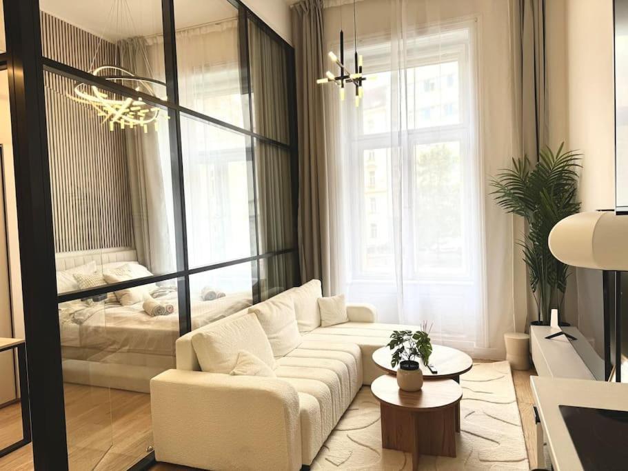 Apartamento 5 Min Dancing House Prague, Luxury And Modern